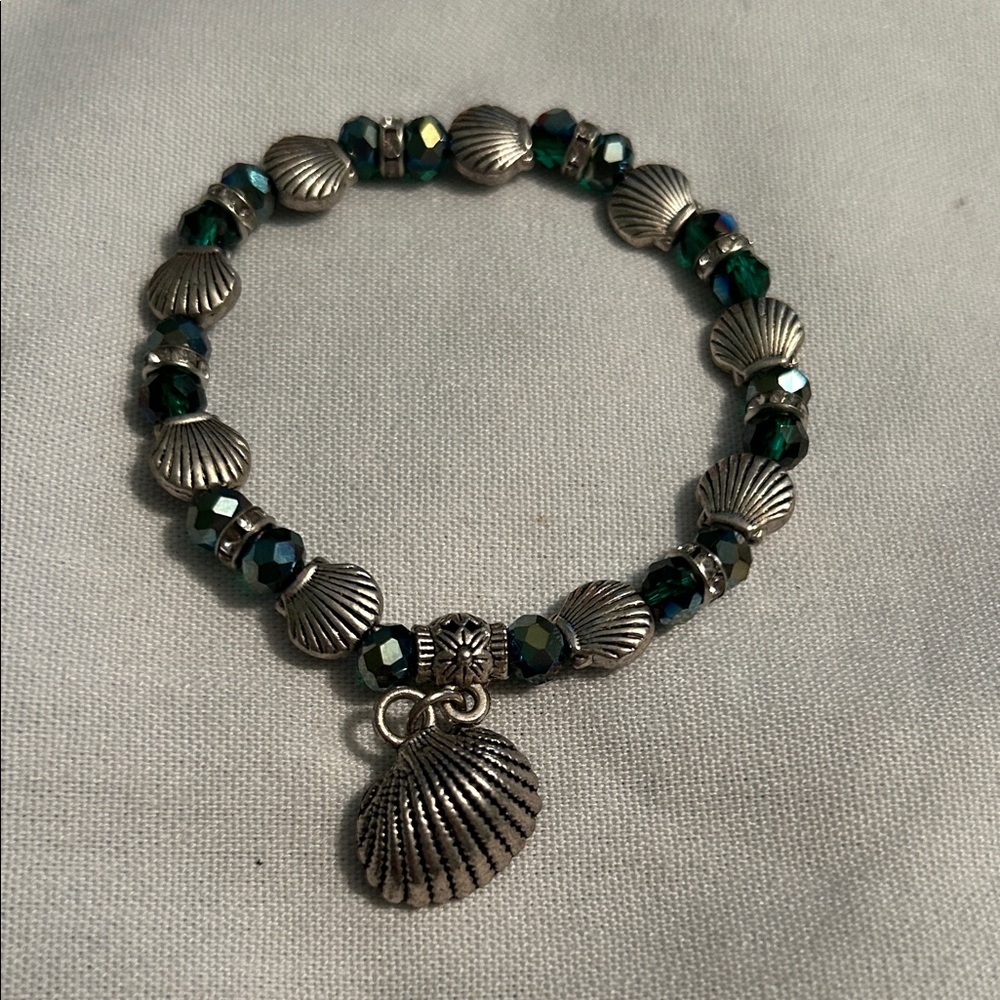 Silver Tone and Green Faceted crystal Shell Charm Bracelet